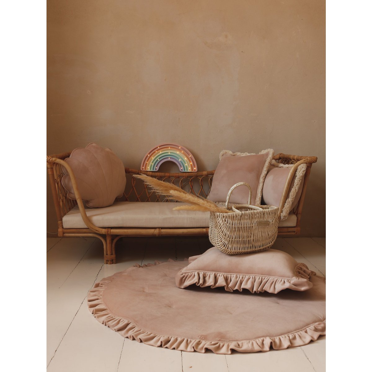 Zacht fluwelen kussen met ruche “Latte”