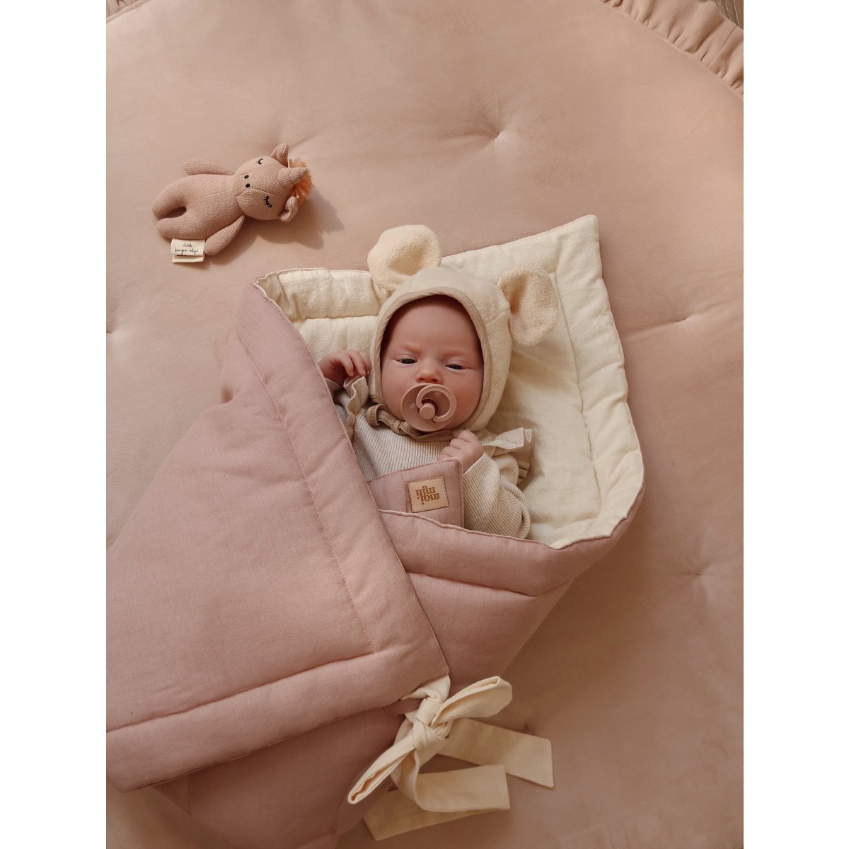 Linnenbloei babyhoorn "Poederroze"