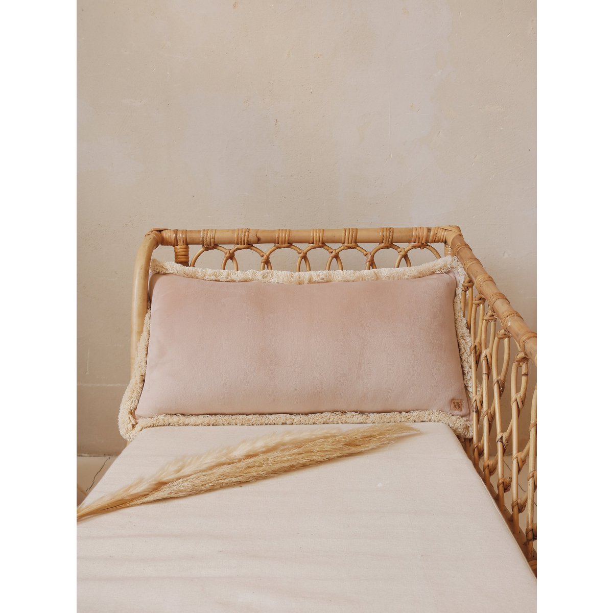 Zachte fluwelen bolster "Latte" met franje