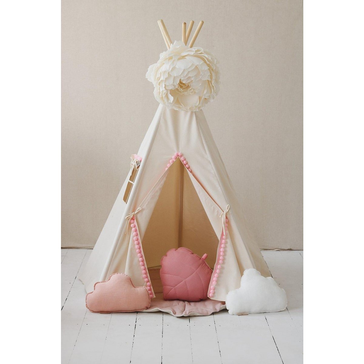 Tipi-tent "Fluffy Pompoms" met pompons