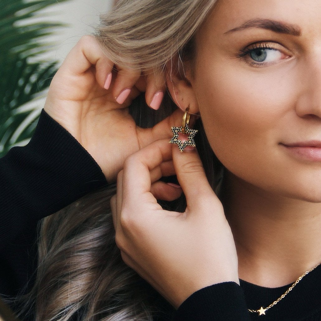 Oorbellen met touwtjes en strass steentjes - zwart