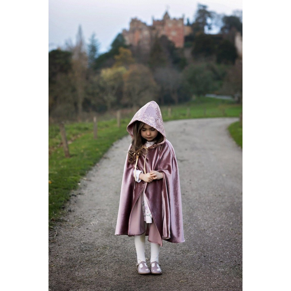 Magische cape ‘Cosmic Pearl Riding Hood’