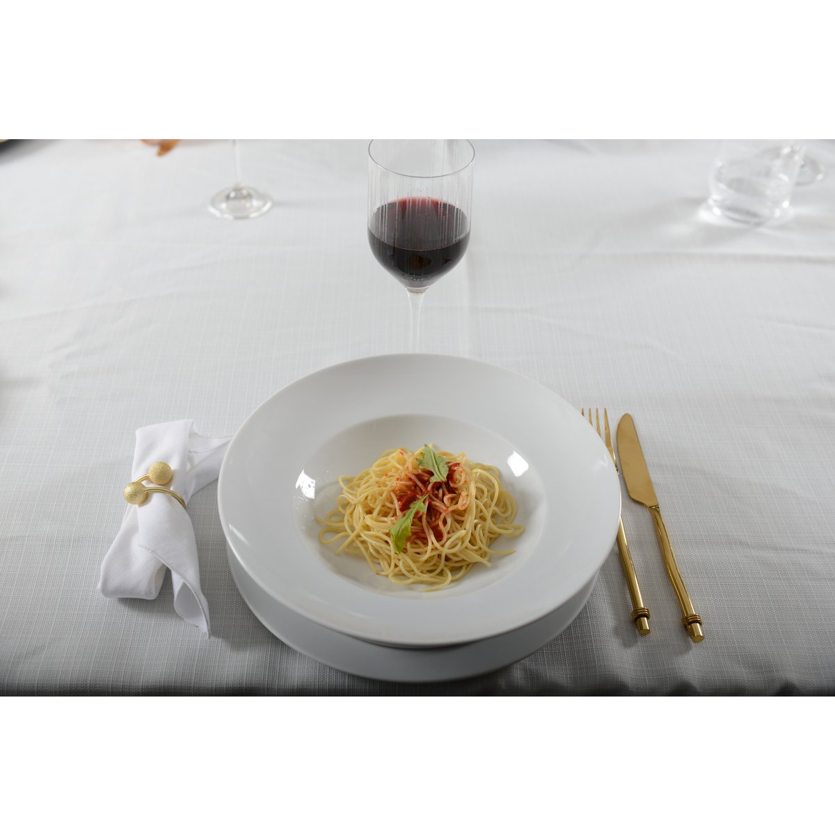 WIT PORSELEINEN PASTA BORD