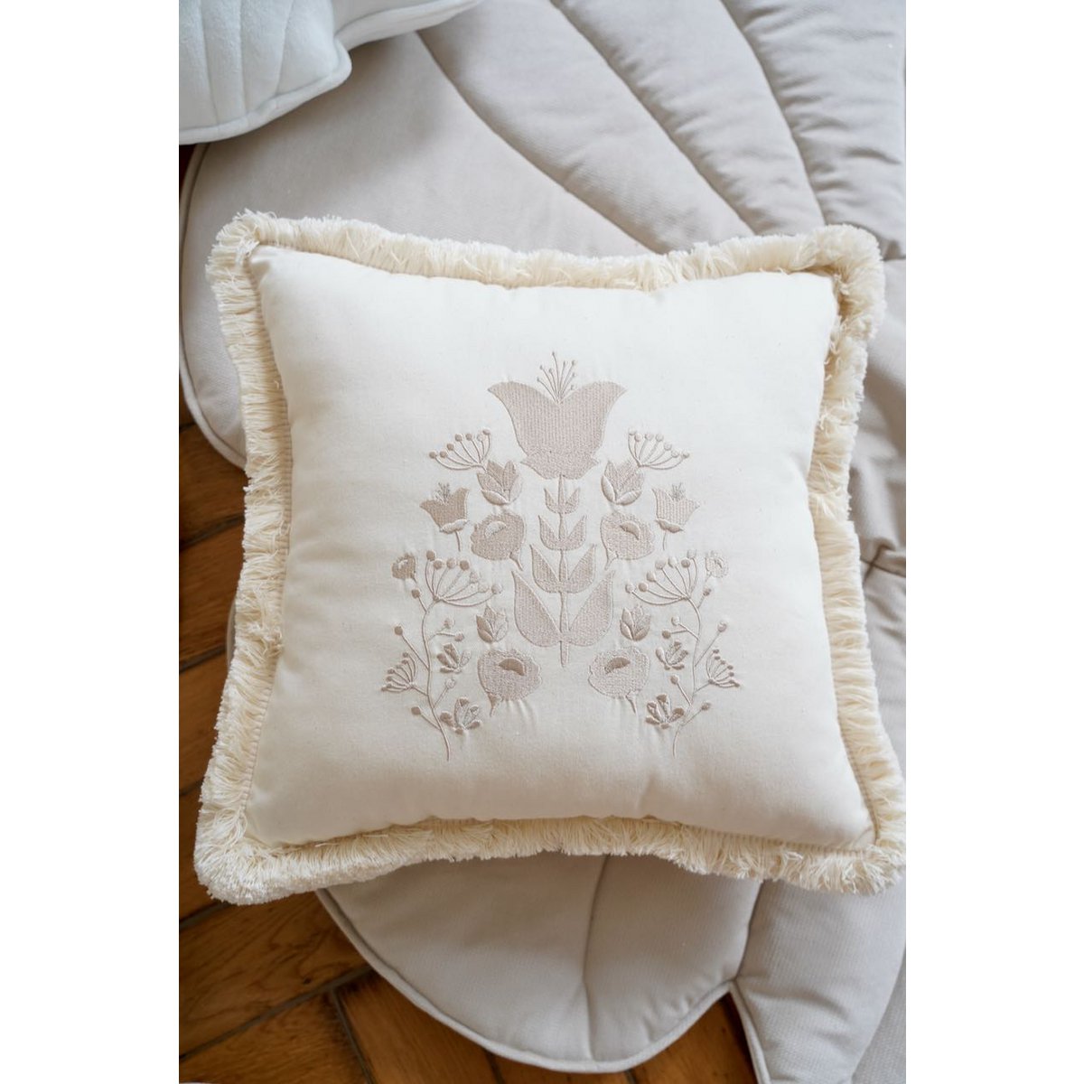 Kussen ‘Boho’ met borduursel