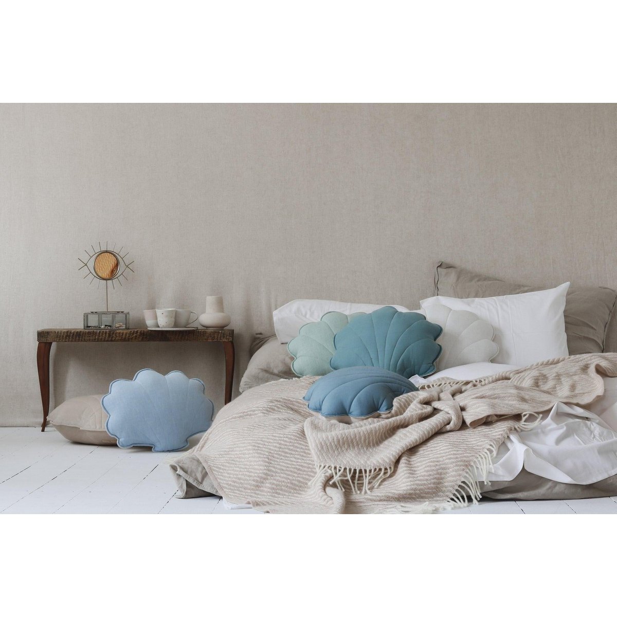 'Babyblauw' linnen schelpkussen