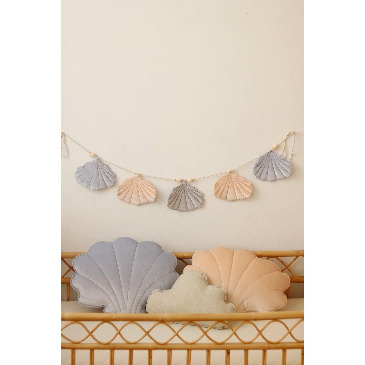 Fluwelen schelpkussen 'Blue Pearl'