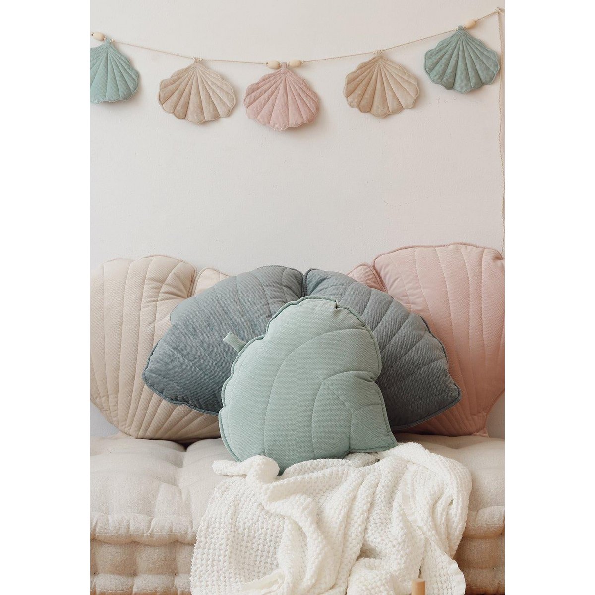 Fluwelen slinger "Late Summer" met schelpen