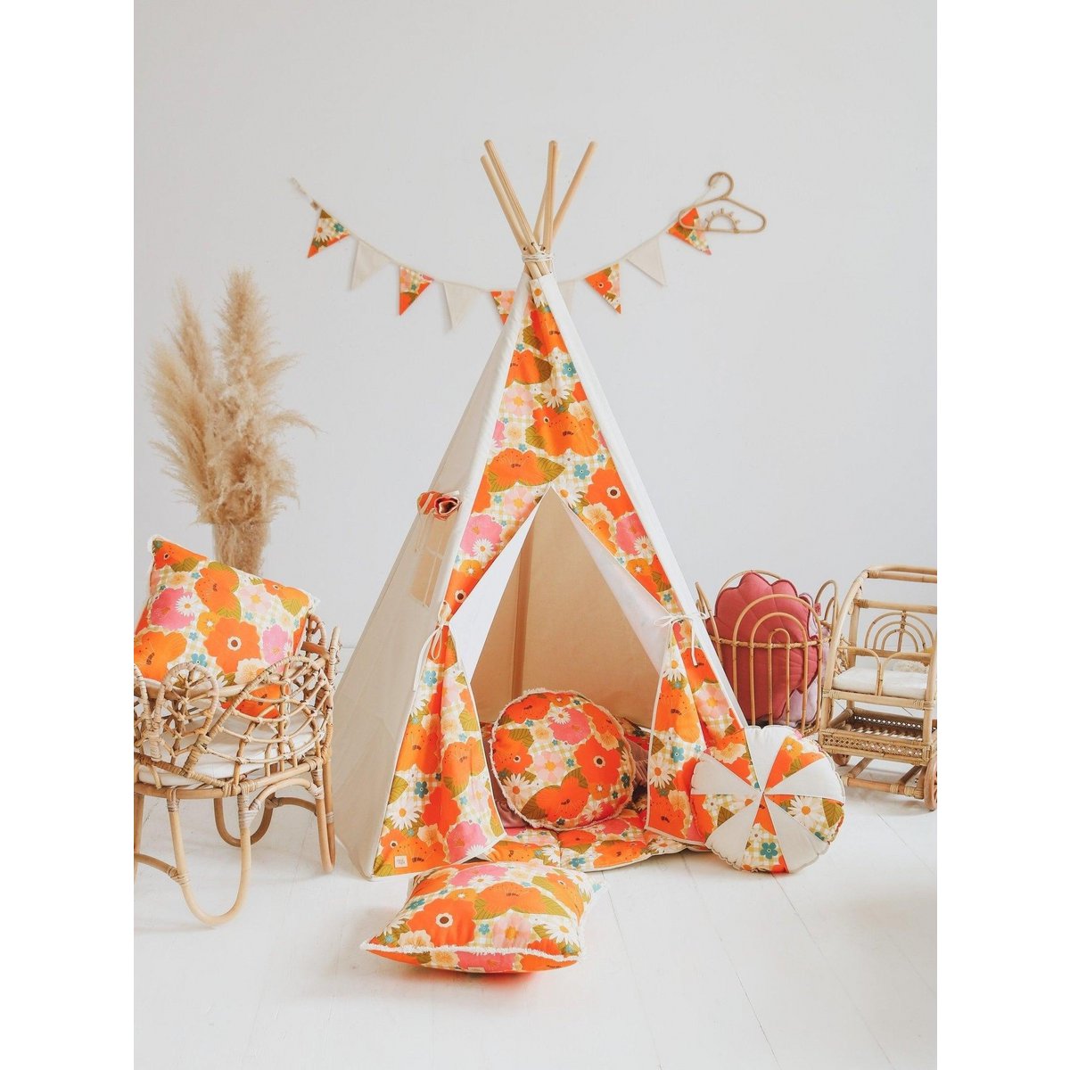 Tipi- en mattenset “Picknick met de bloemen”.