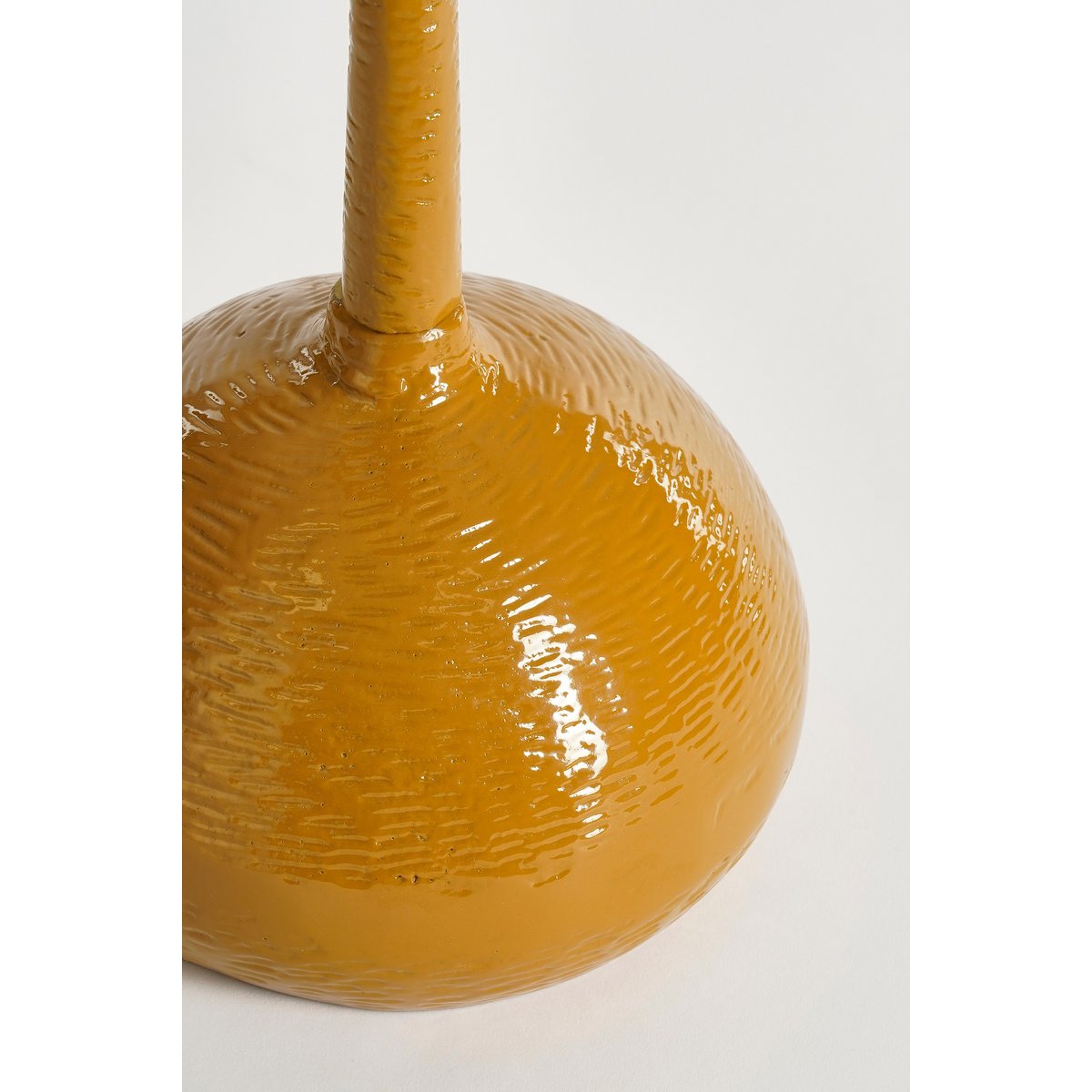 Colin Bijzettafel - H58 x Ø34 cm - Gerecycled Aluminium - 100% FSC - Bruin