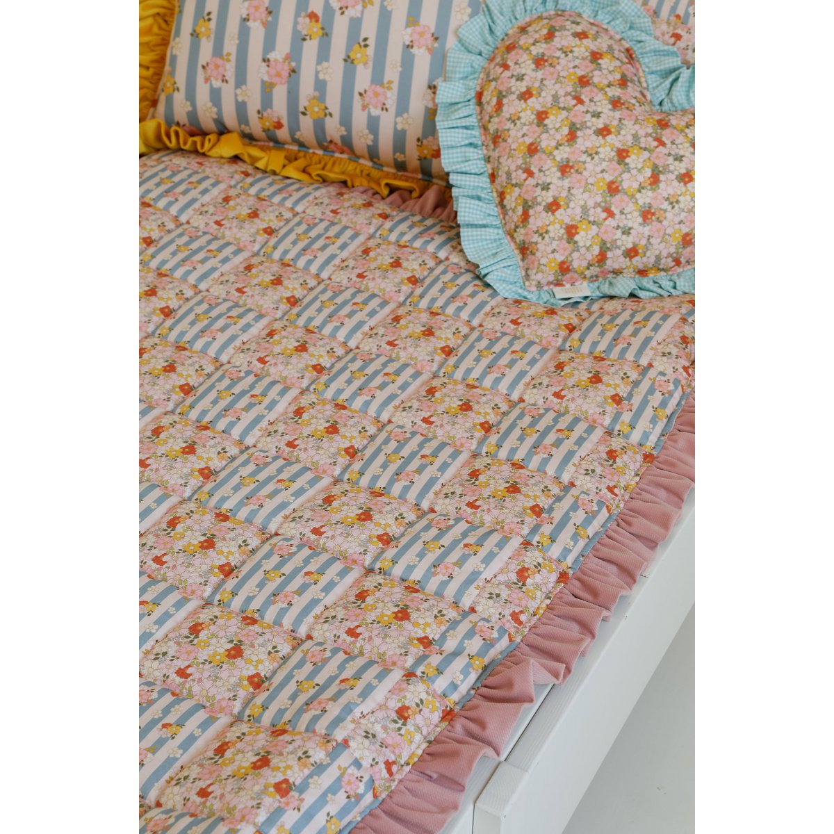Dubbelzijdig hartkussen met franje "Summer Garden" Valentijnscadeau voor haar, Pasen en Spring Decor, Baby Shower Cadeau voor meisje, mama cadeau