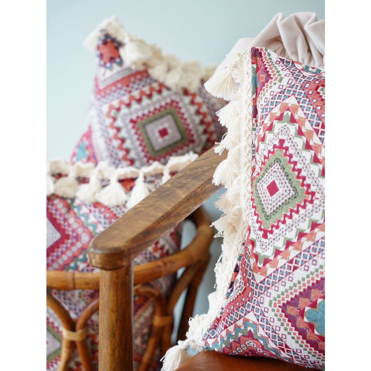 Decoratief kussen "Roze boho-stijl" met franjes