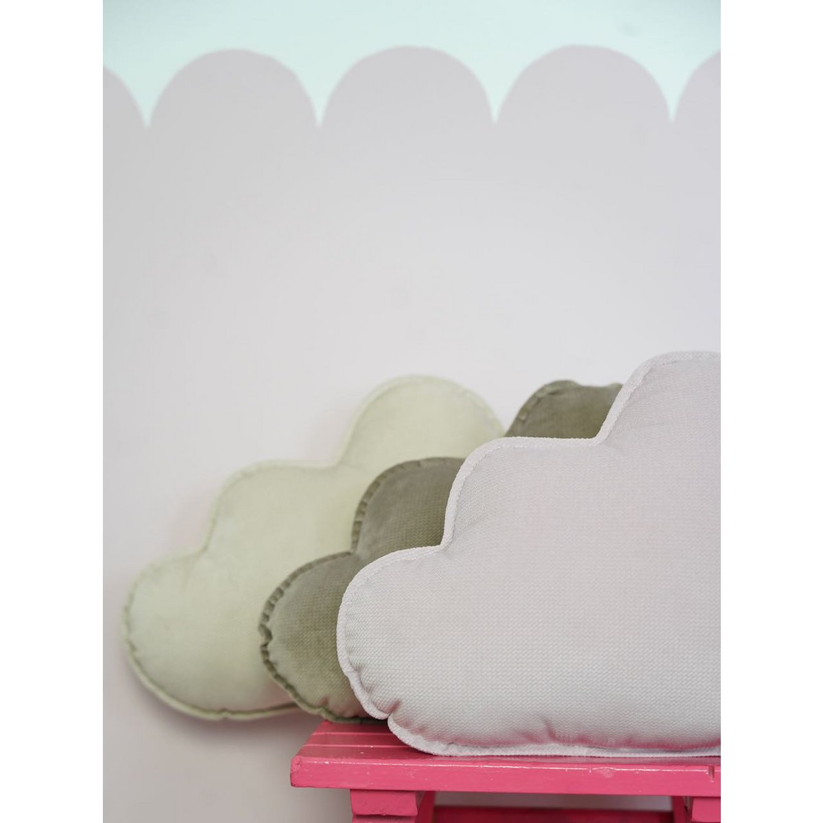 Velvet Wolkenkussen voor babykamer "Poederroze"