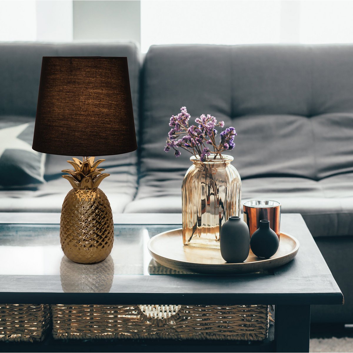 Keramische tafellamp "ananas", tafellamp gemaakt van keramiek met goudkleurig glazuur en zwart stofscherm, met E14-aansluiting, voor eetkamer, woonkamer, gang of kantoor, tafellamp 45 cm hoog