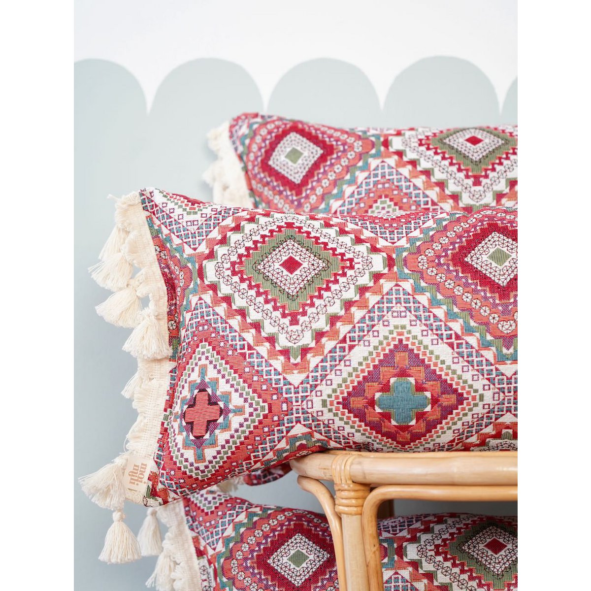 Decoratief kussen in 'roze bohostijl' met franjes