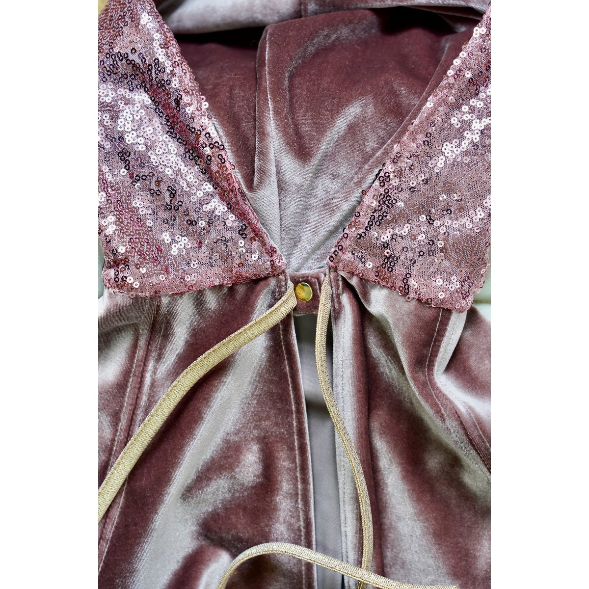 Magische cape ‘Cosmic Pearl Riding Hood’