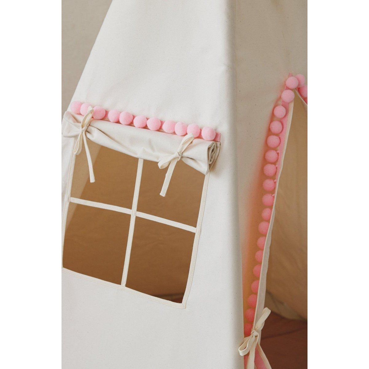 Tipi-tent "Fluffy Pompoms" met pompons