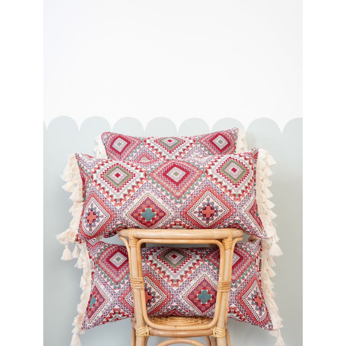 Decoratief kussen "Roze boho-stijl" met franjes