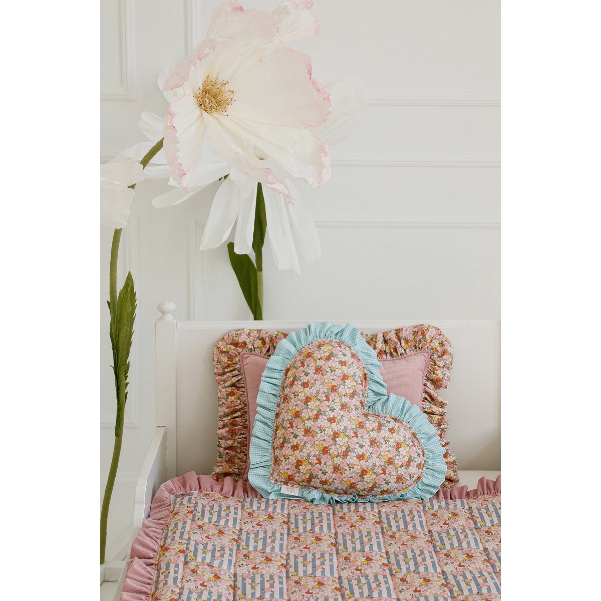 Dubbelzijdig hartkussen met franje "Summer Garden" Valentijnscadeau voor haar, Pasen en Spring Decor, Baby Shower Cadeau voor meisje, mama cadeau