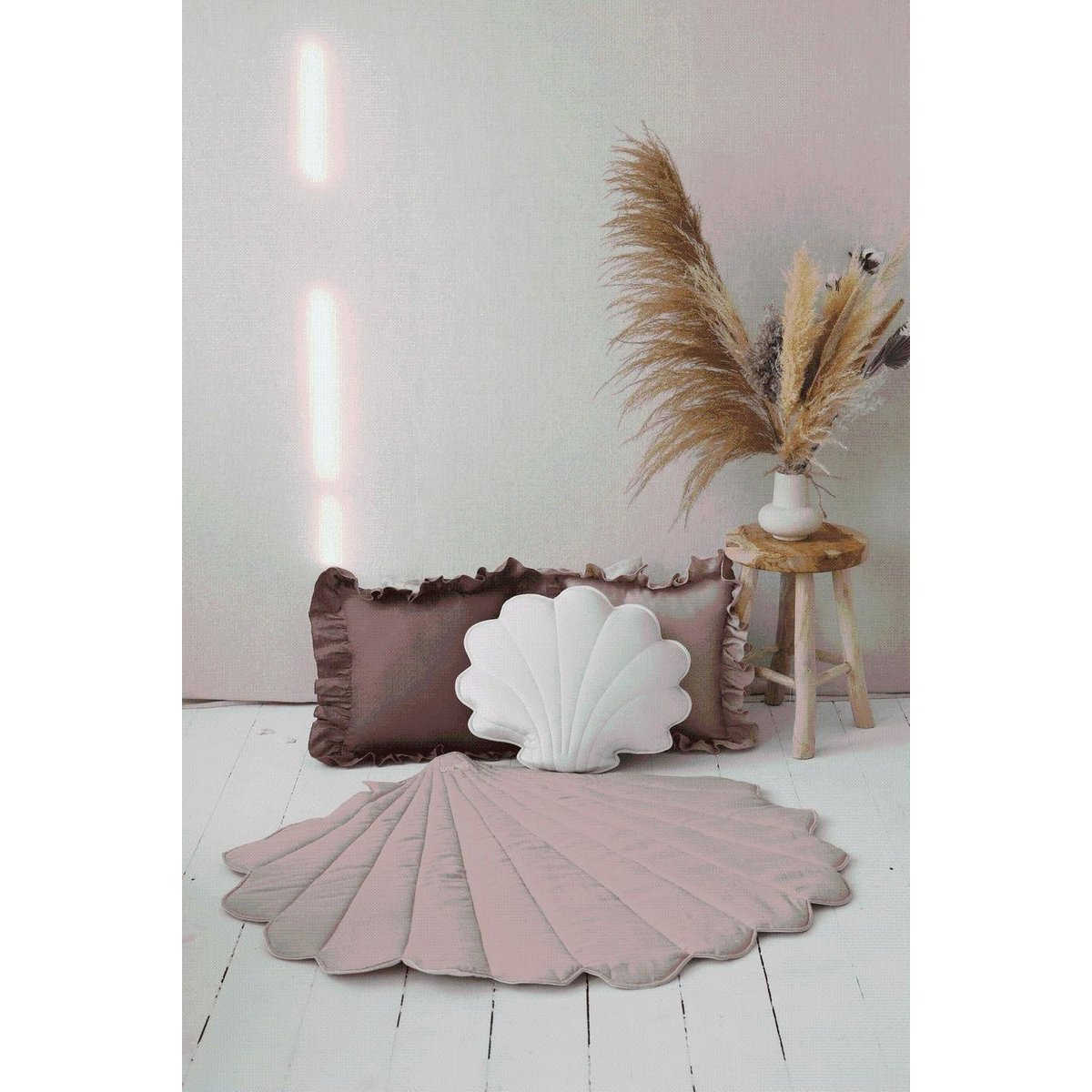 Tipi "Powder Frills" met ruches en "Powder Pink" schelpmattenset