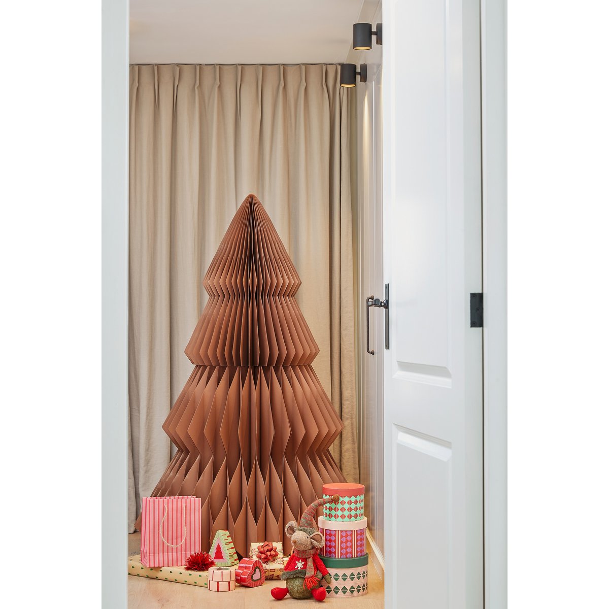 Decoratie Kerstboom - H152 x Ø104 cm - Papier - FSC Mix - Bruin