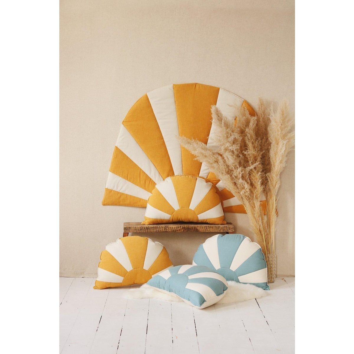 “Diner in Sausalito” Linnen Sun Mat