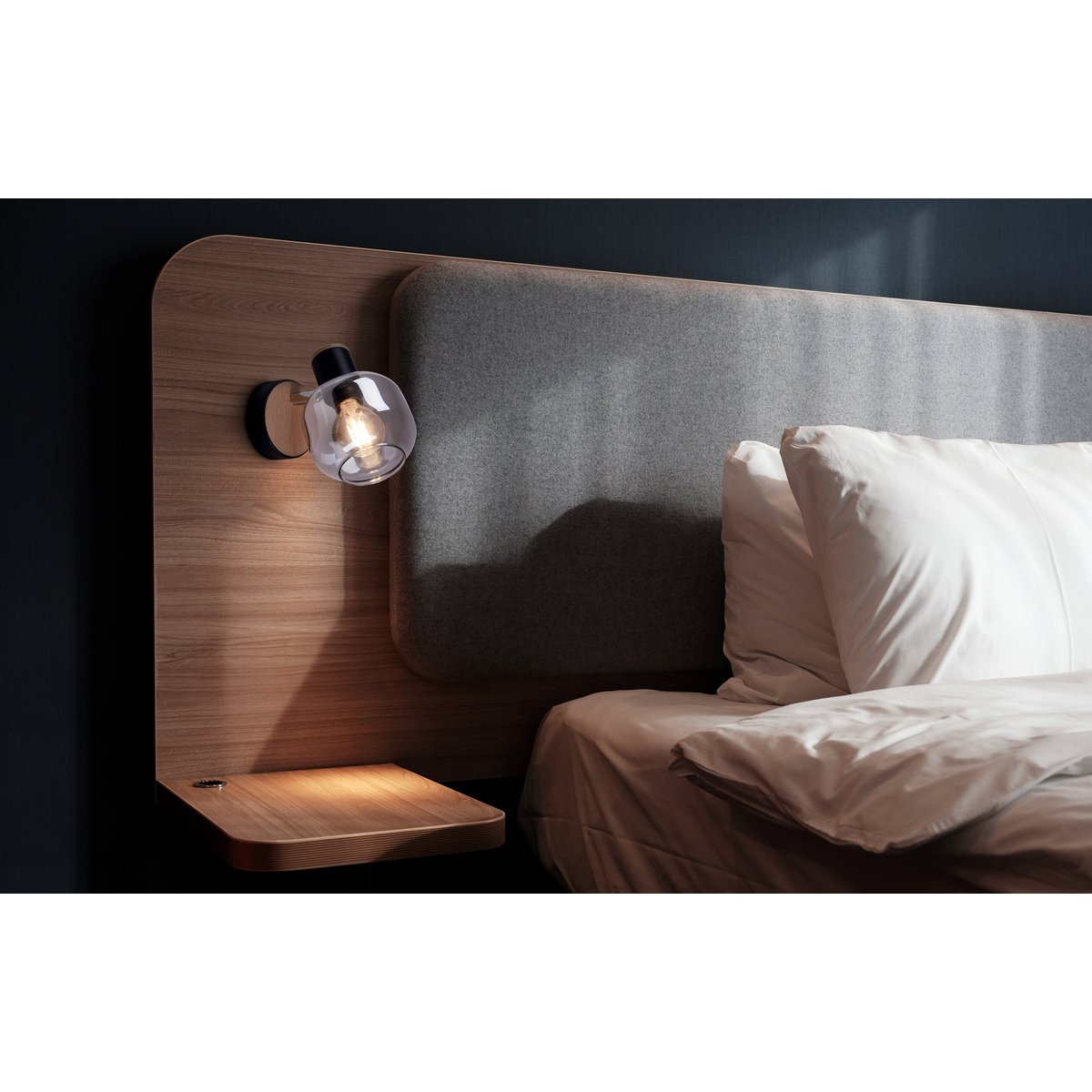 Glazen wandvlek "fumoso", wandlamp gemaakt van zwart en rookglas in zwart en de natuur, met E14 -aansluiting, voor eetkamer, woonkamer, gang of kantoor, lamp voor woonkamer, eetkamer, gang of gang 16 x 14 cm