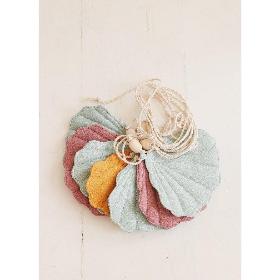 Linnenslinger "Summerwind" met schelpen