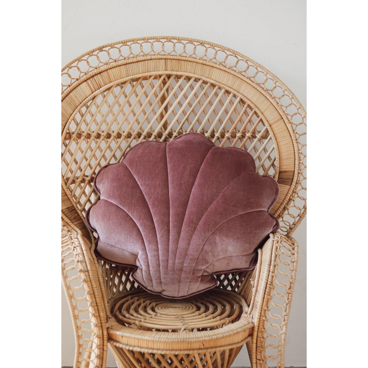 Fluwelen schelpkussen 'Cosmic Pearl'