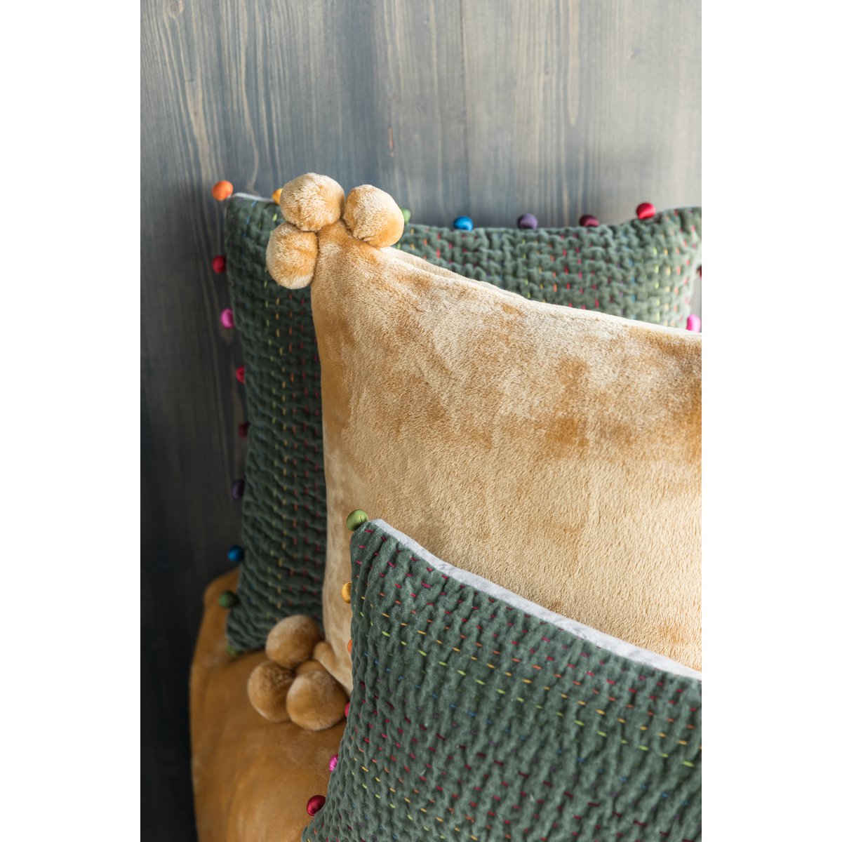 Tender Pompom Kussen Oker 45 x 45