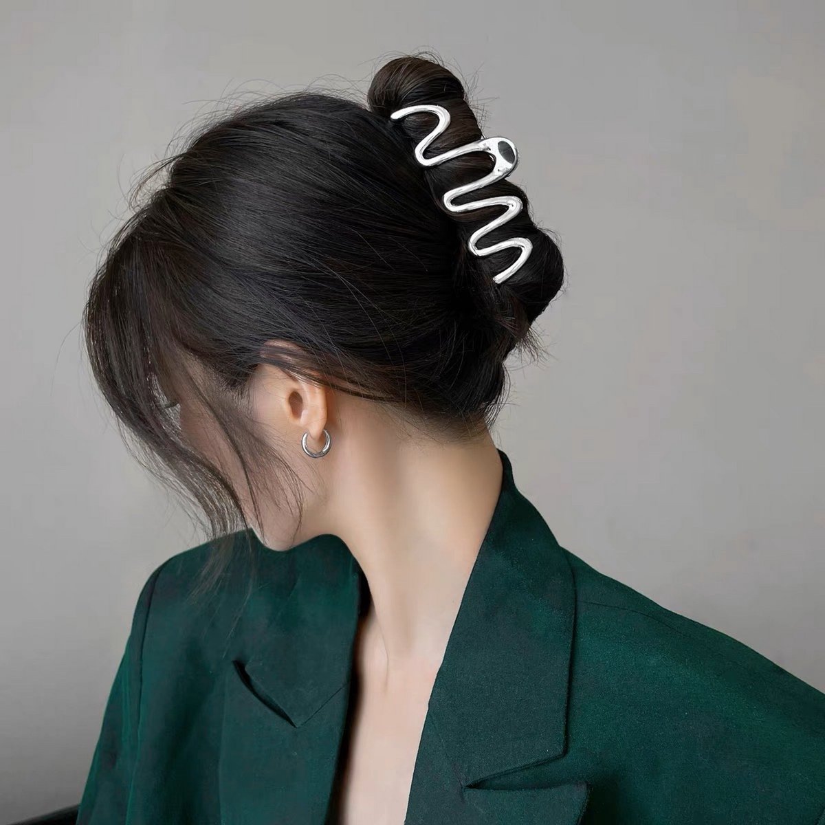 Large claw hair clips with geometric wave and triangular designs