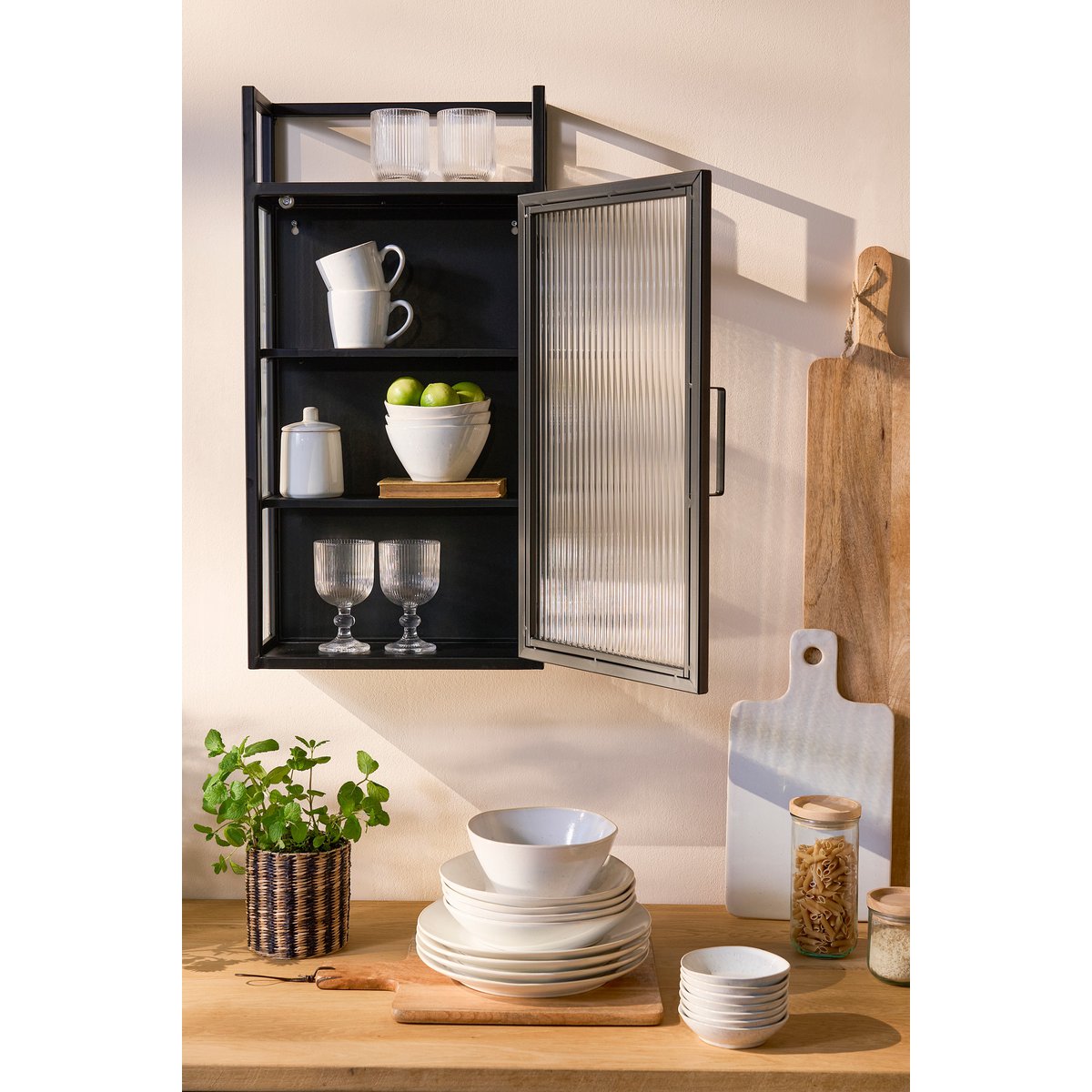 Clifton Wandkast - L38 x B15 x H74 cm - Metaal - Zwart