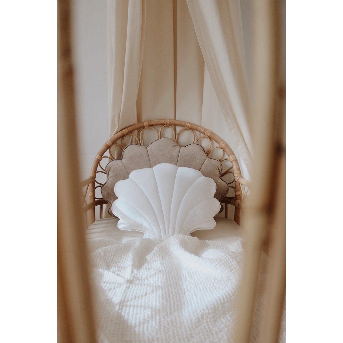 Fluwelen schelpkussen 'White Pearl'