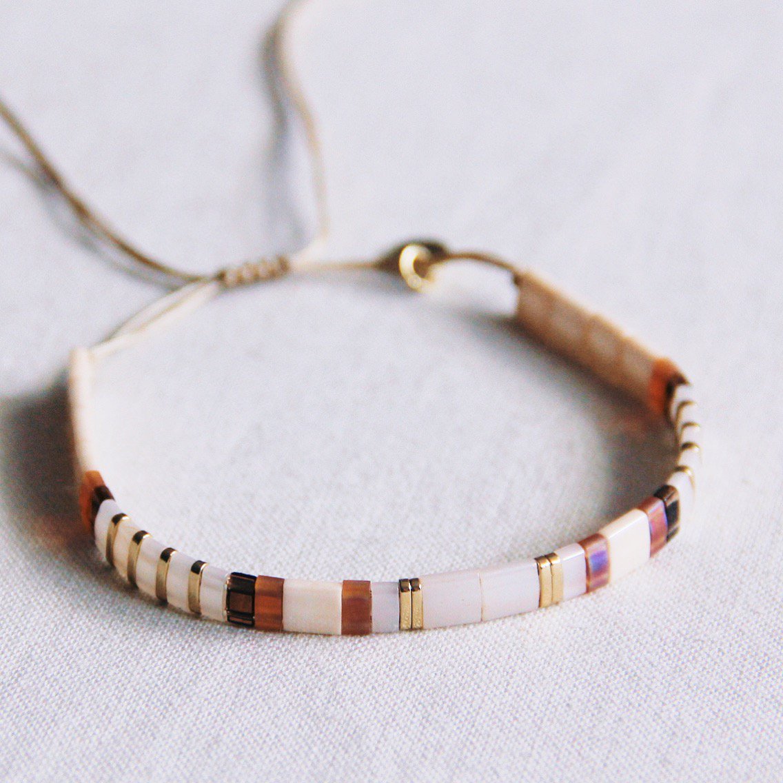 Tilabead Bracelet taupe / naakt / Goldpolated