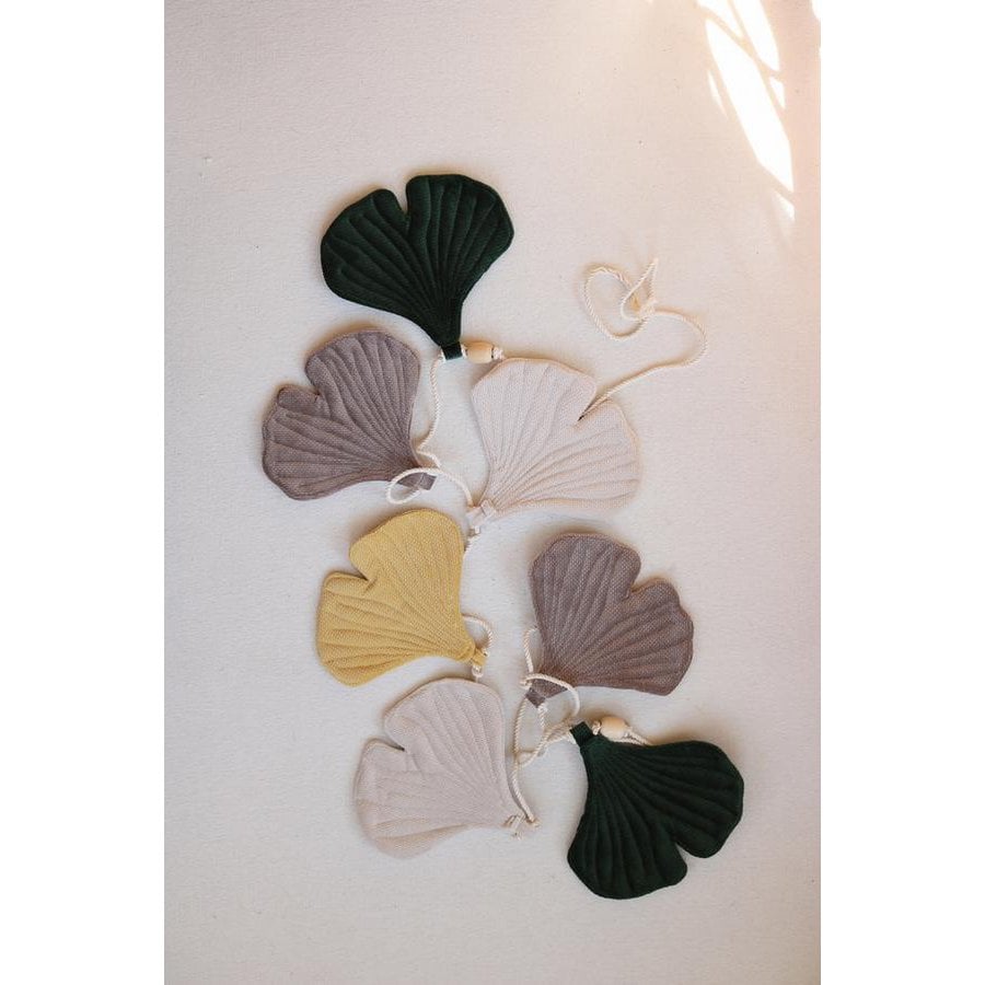 "Autumn Vibes" Slinger met Ginkgo Bladeren