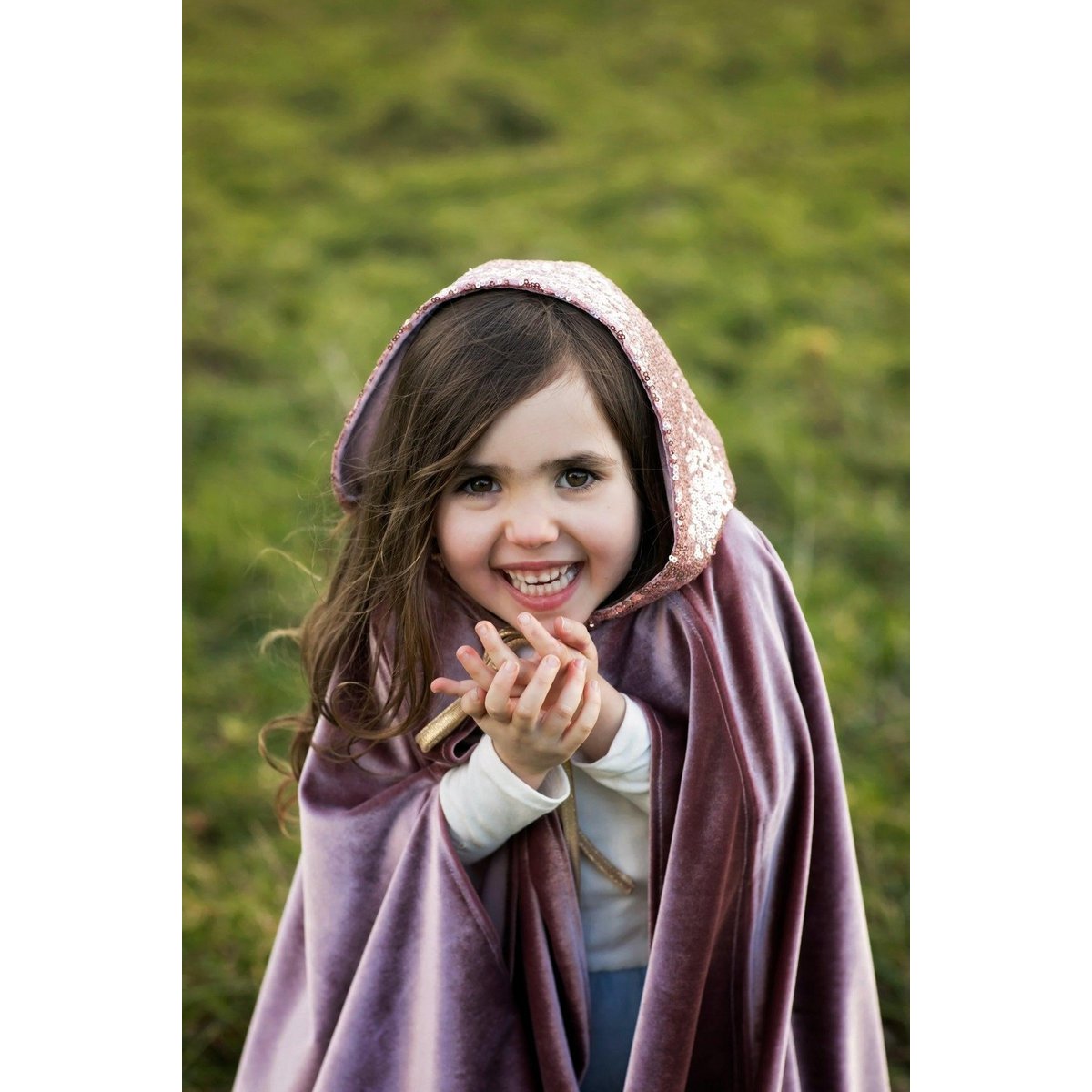 Magische cape ‘Cosmic Pearl Riding Hood’