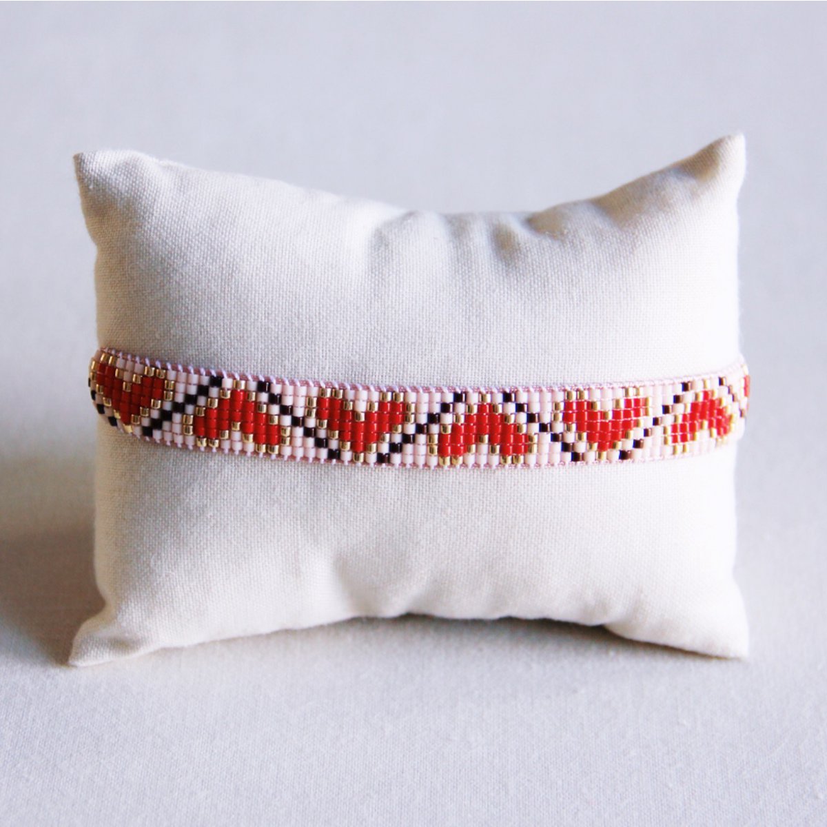 Hartpatroon geweven armband - rood/bruin