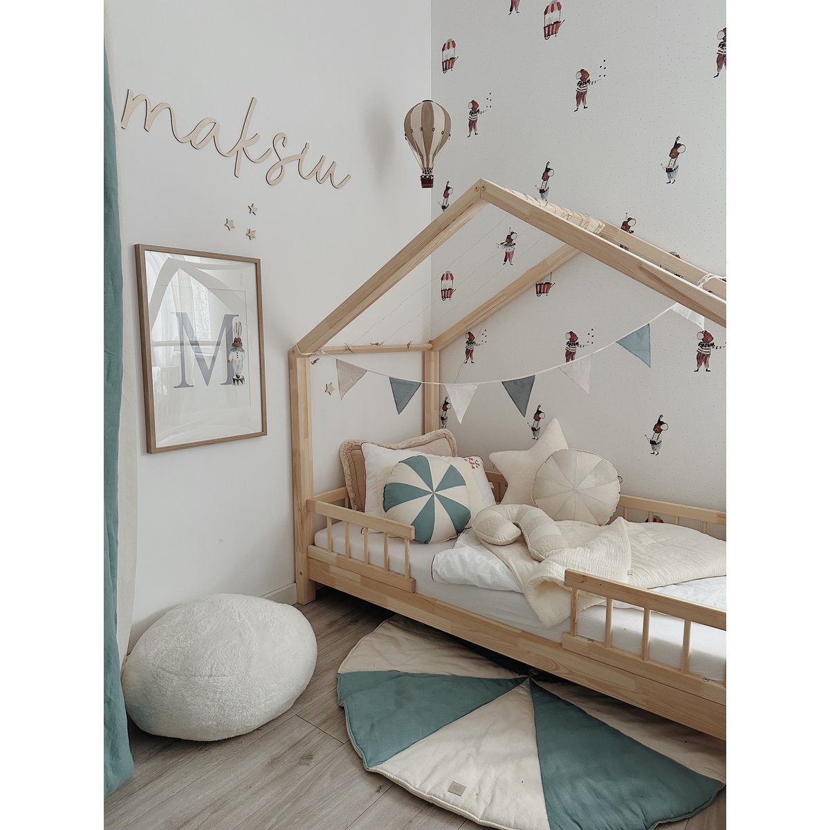 Bouclé, katoenen patchwork Lillipop-kussen “Wit lam”.